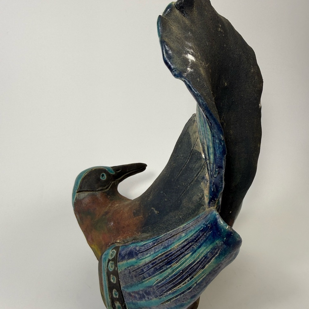 Raku Raven indigenous Canadian made Handcrafted Sculpture signed - Picture 5 of 16